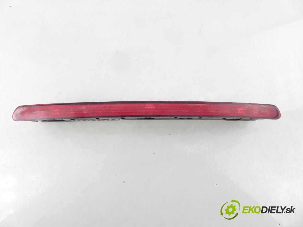 AUDI A3 (8P1) HB 2003 77,00 1.9 TDI PD 105 - BKC 1896,00 svetlo bŕzd 8P0945097