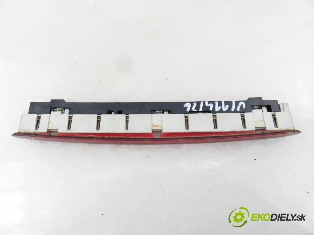 AUDI A3 (8P1) HB 2003 77,00 1.9 TDI PD 105 - BKC 1896,00 svetlo bŕzd 8P0945097