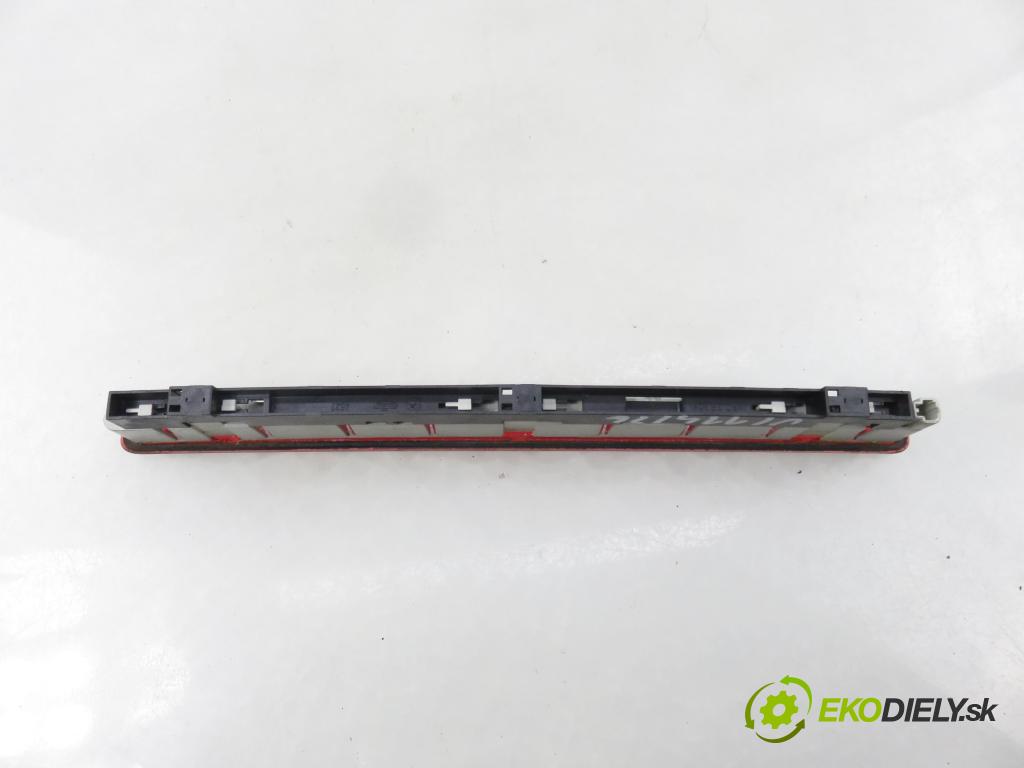 AUDI A3 (8P1) HB 2003 77,00 1.9 TDI PD 105 - BKC 1896,00 svetlo bŕzd 8P0945097