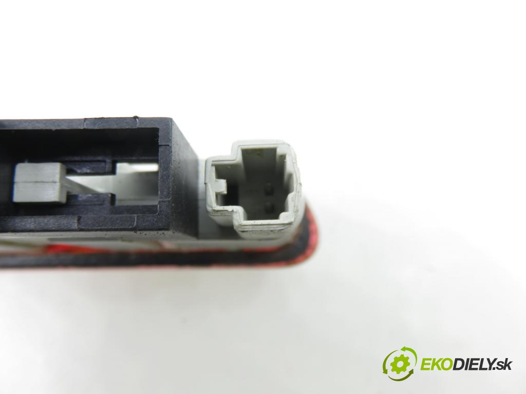 AUDI A3 (8P1) HB 2003 77,00 1.9 TDI PD 105 - BKC 1896,00 svetlo bŕzd 8P0945097