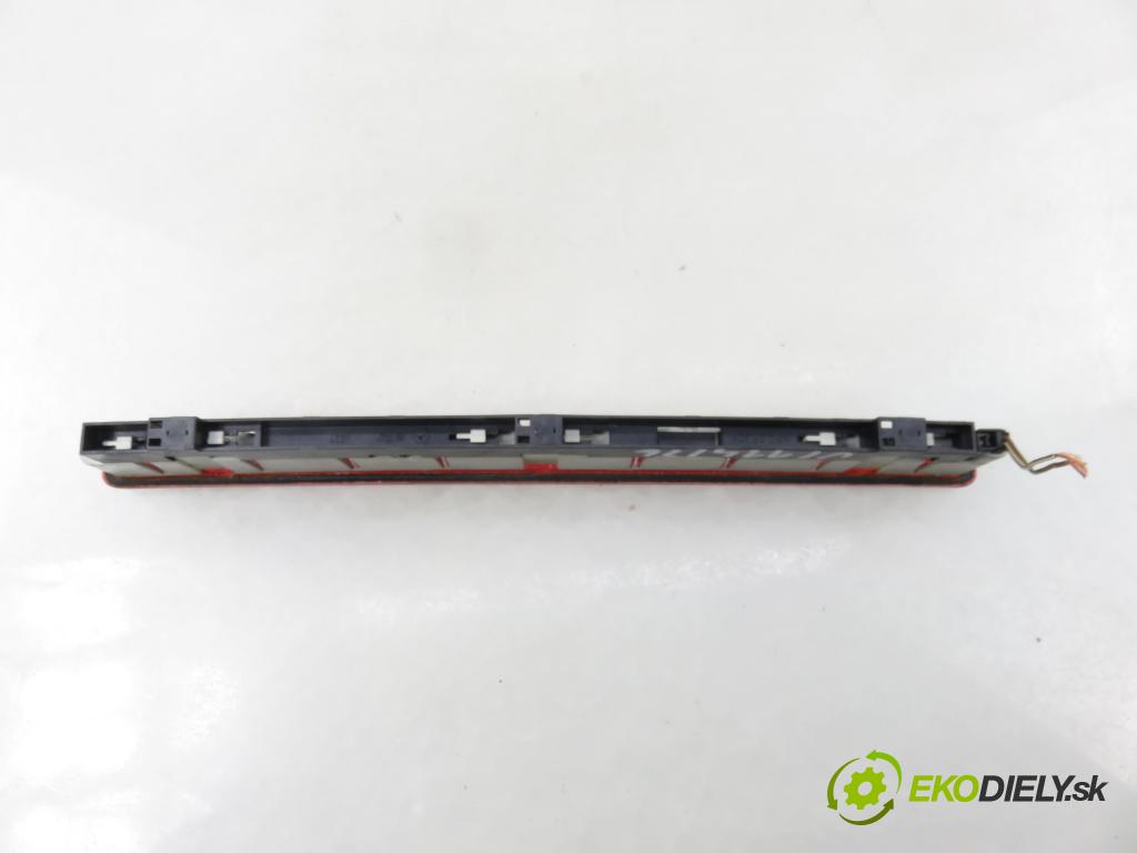 AUDI A3 (8P1) HB 2003 77,00 1.9 TDI PD 105 - BKC 1896,00 svetlo bŕzd 8P0945097