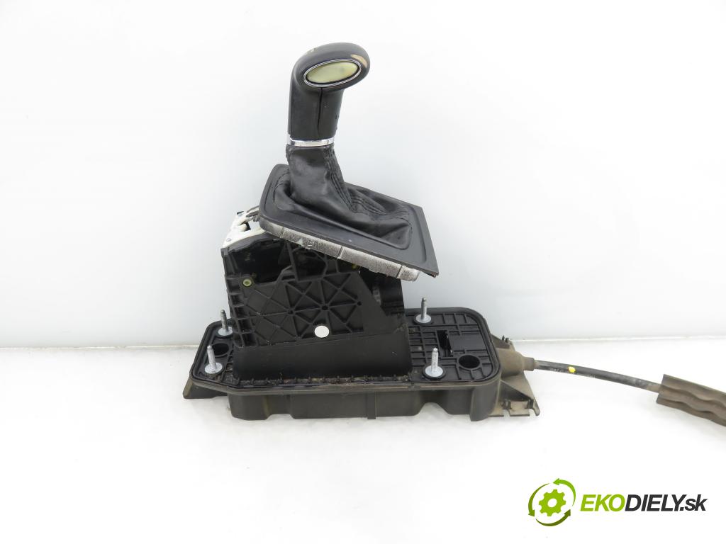 VW PASSAT B6 Variant (3C5) KOMBI 2006 103,00 2.0 TDI 16V - BKP 1968,00 ZVEDÁK: 3C1713025H