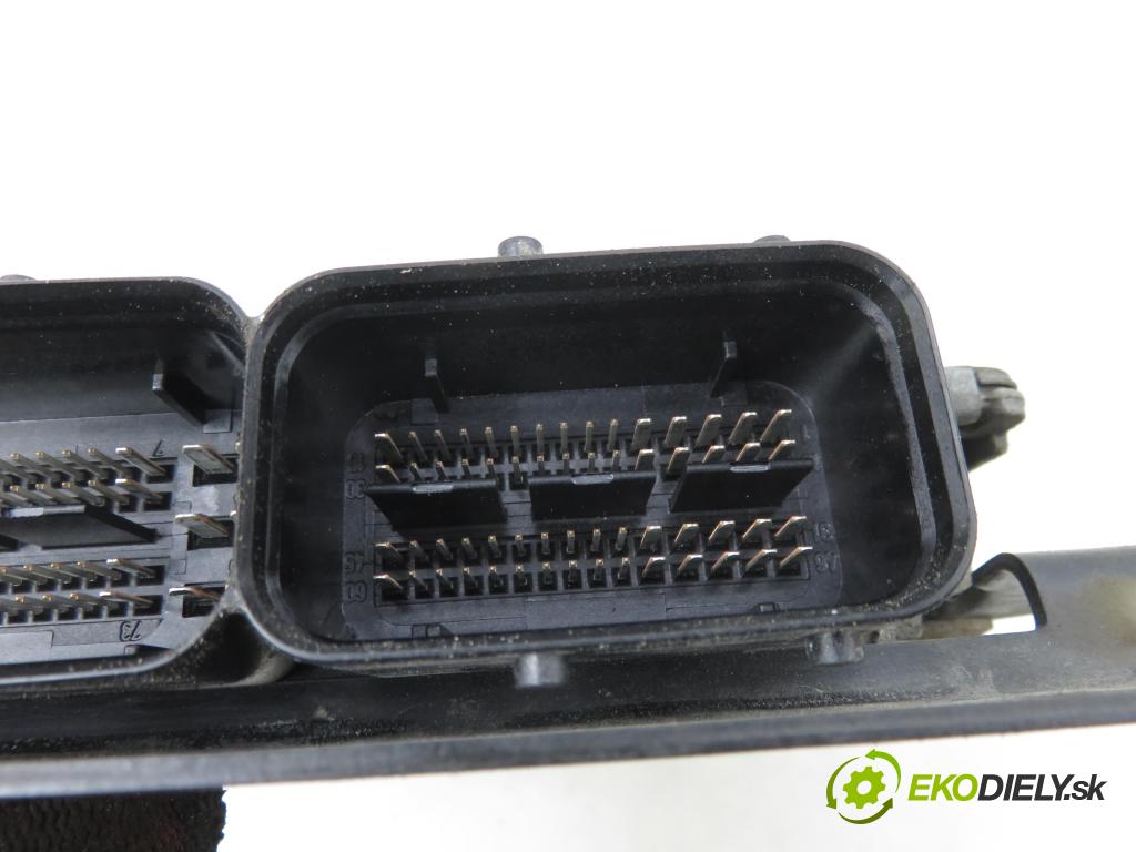 VW PASSAT B6 Variant (3C5) KOMBI 2006 103,00 2.0 TDI 16V - BKP 1968,00 Riadiaca jednotka Motor 03G906018FG ; 5WP45614AA