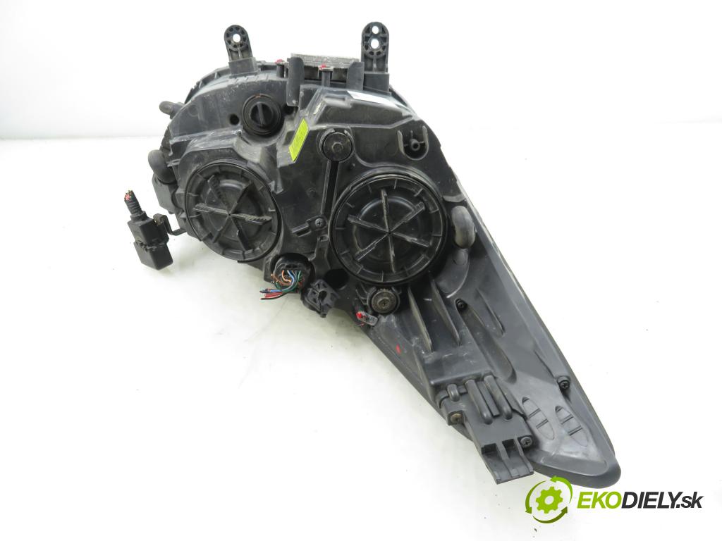 HYUNDAI i40 CW (VF) KOMBI 2012 100,00 1.7 CRDi 136 - D4FD 1685,00 Svetlo LP