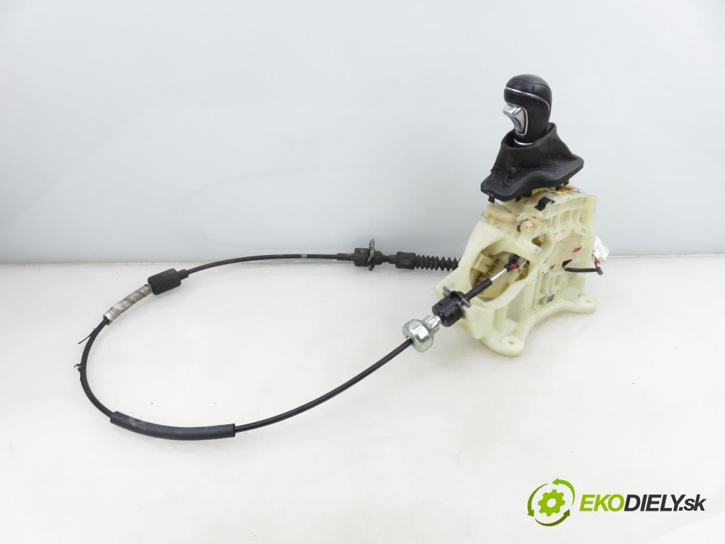 HYUNDAI i40 CW (VF) KOMBI 2012 100,00 1.7 CRDi 136 - D4FD 1685,00 ZVEDÁK: