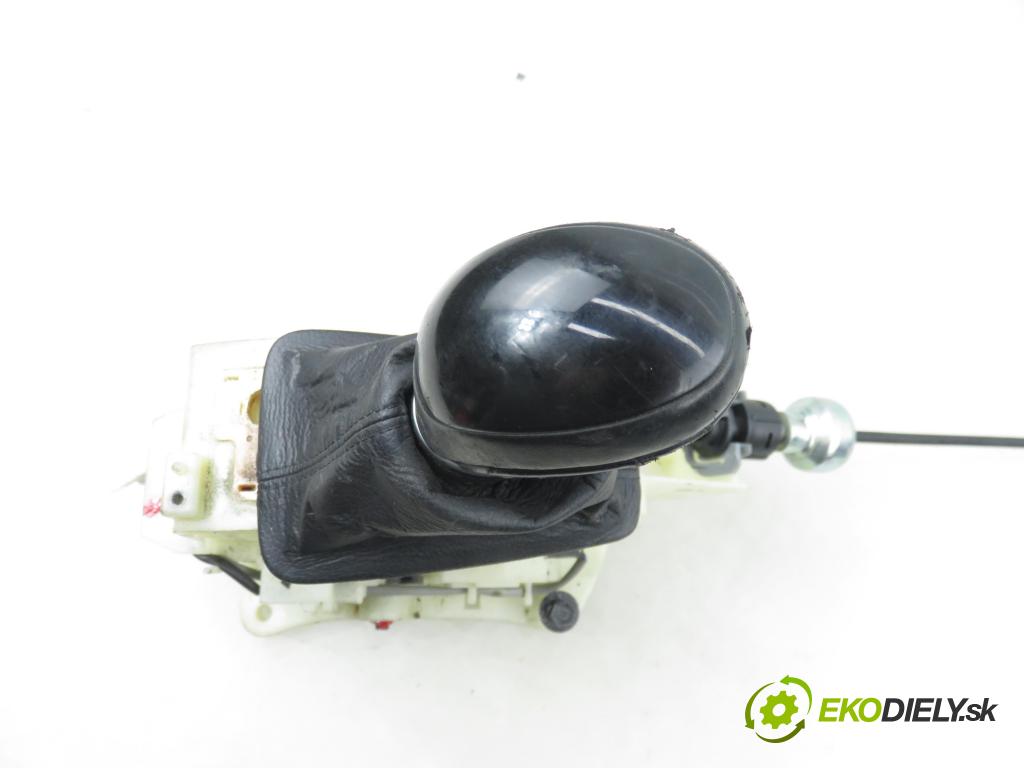 HYUNDAI i40 CW (VF) KOMBI 2012 100,00 1.7 CRDi 136 - D4FD 1685,00 ZVEDÁK: