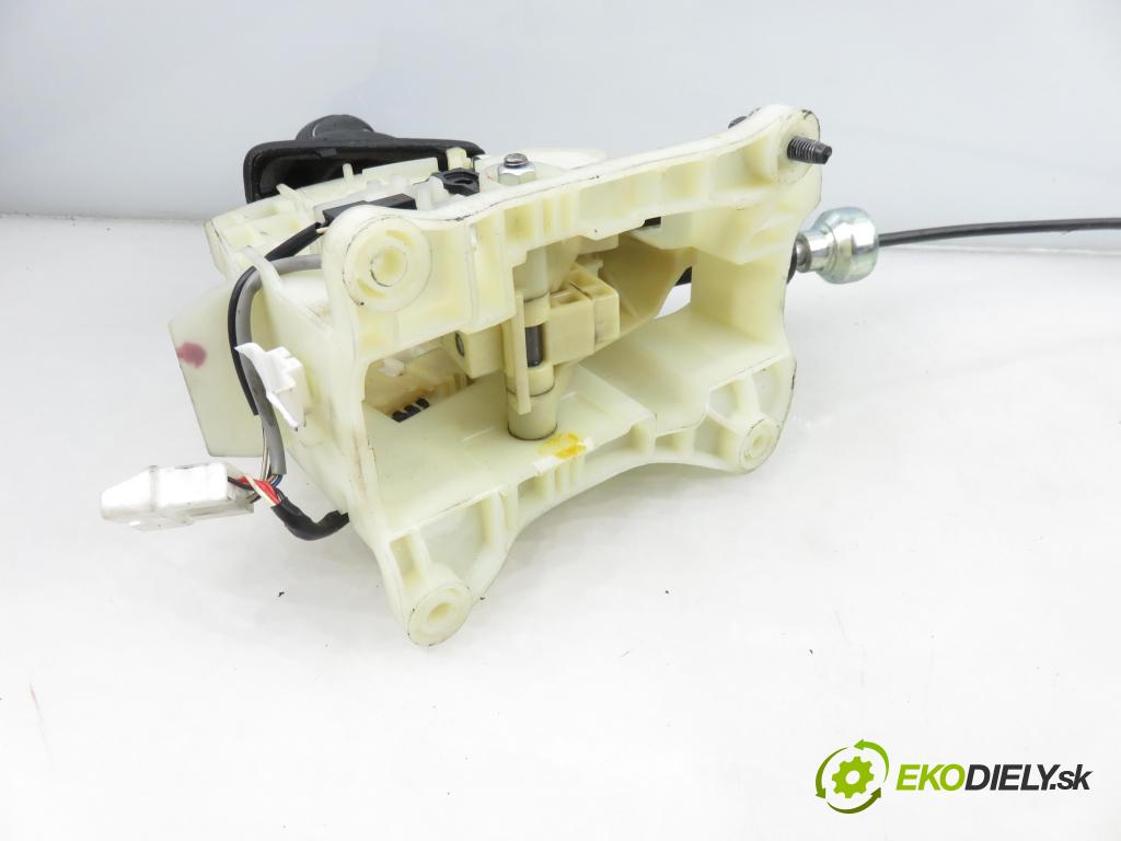 HYUNDAI i40 CW (VF) KOMBI 2012 100,00 1.7 CRDi 136 - D4FD 1685,00 ZVEDÁK: