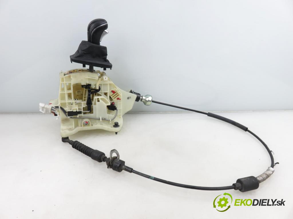 HYUNDAI i40 CW (VF) KOMBI 2012 100,00 1.7 CRDi 136 - D4FD 1685,00 ZVEDÁK: