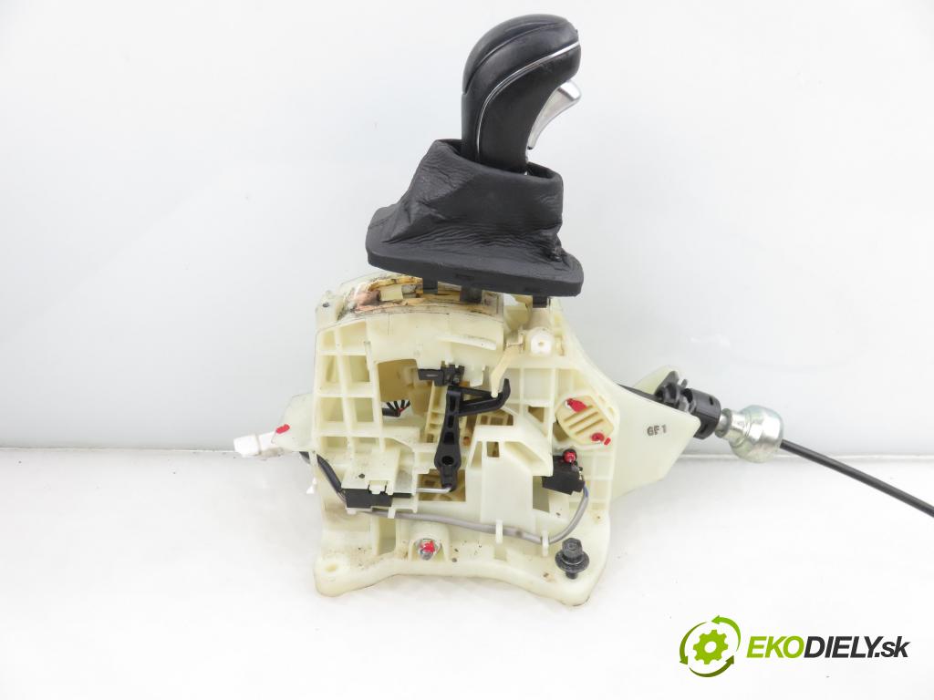 HYUNDAI i40 CW (VF) KOMBI 2012 100,00 1.7 CRDi 136 - D4FD 1685,00 ZVEDÁK: