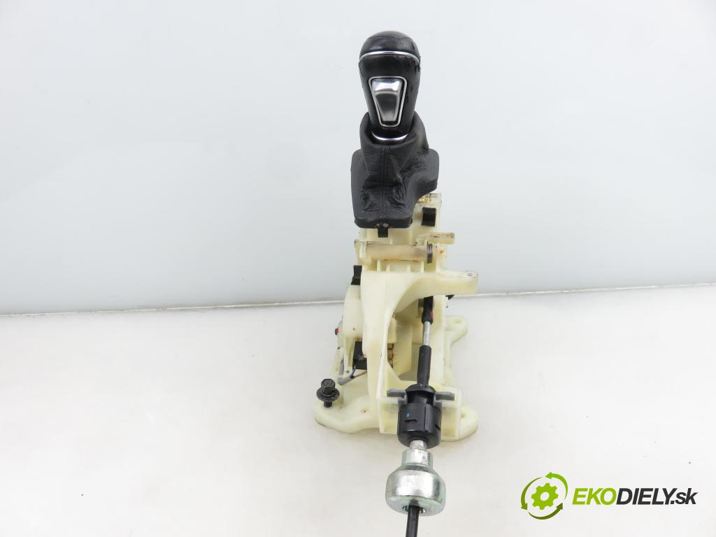 HYUNDAI i40 CW (VF) KOMBI 2012 100,00 1.7 CRDi 136 - D4FD 1685,00 ZVEDÁK: