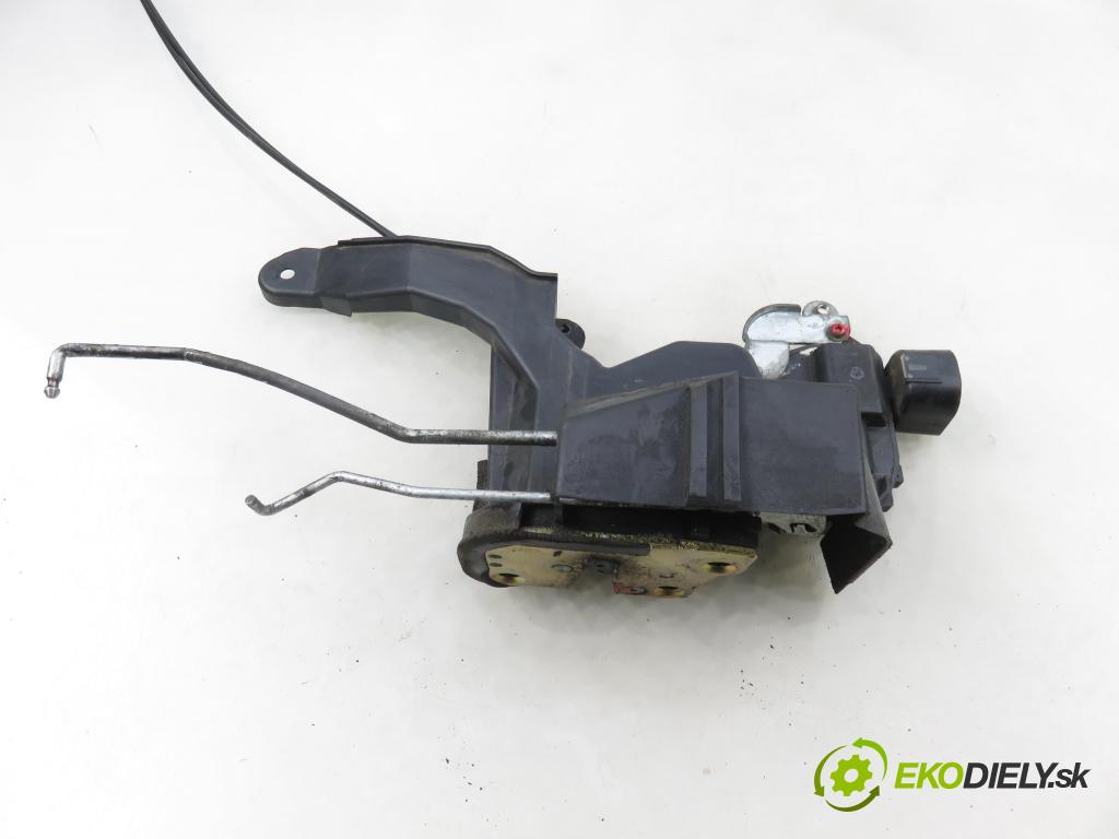 TOYOTA AVENSIS VERSO (_M2_) MINIVAN 2003 85,00 2.0 D (CLM20_) - 1CD-FTV 1995,00 zámok