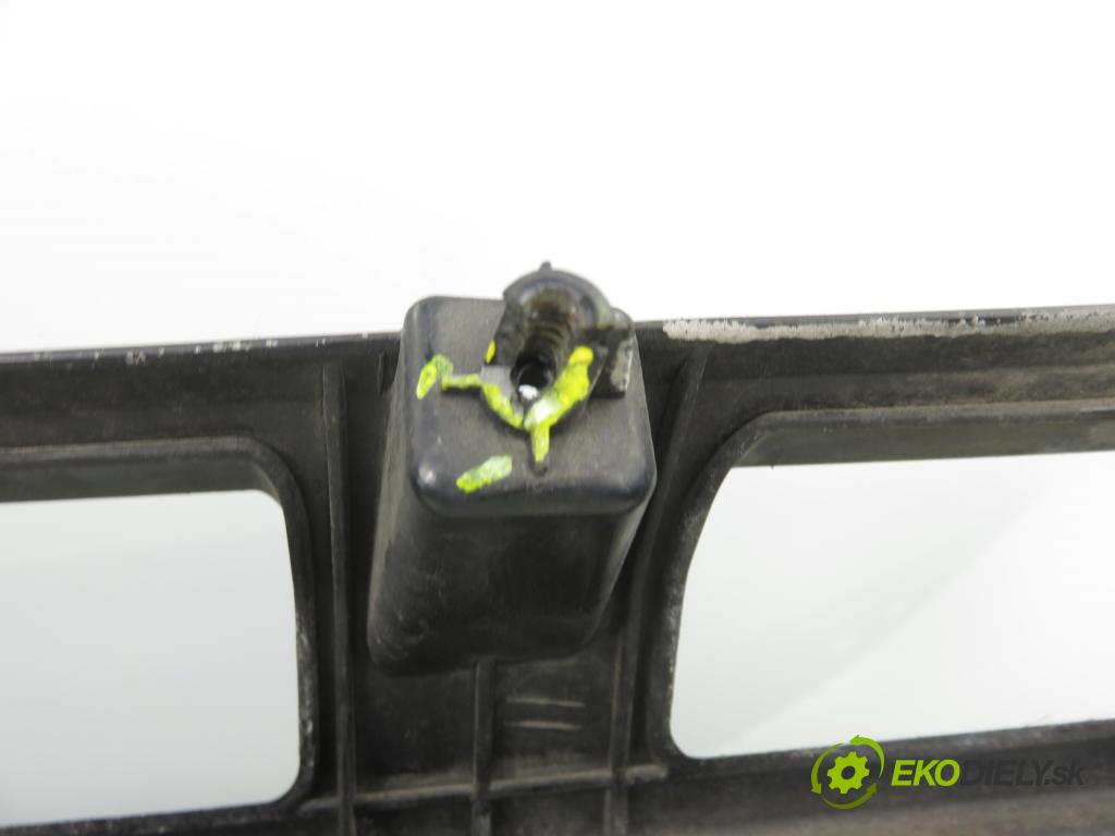 HYUNDAI i40 CW (VF) KOMBI 2012 100,00 1.7 CRDi 136 - D4FD 1685,00 Mriežka / maska 863513Z000