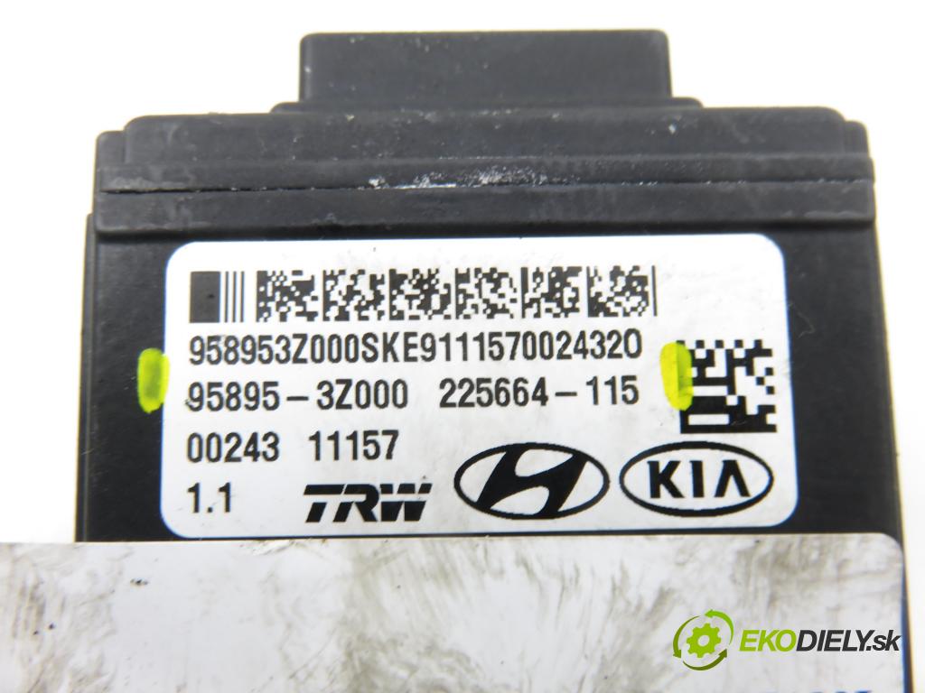 HYUNDAI i40 CW (VF) KOMBI 2012 100,00 1.7 CRDi 136 - D4FD 1685,00 KAMERA 958953Z000 ; 225664115