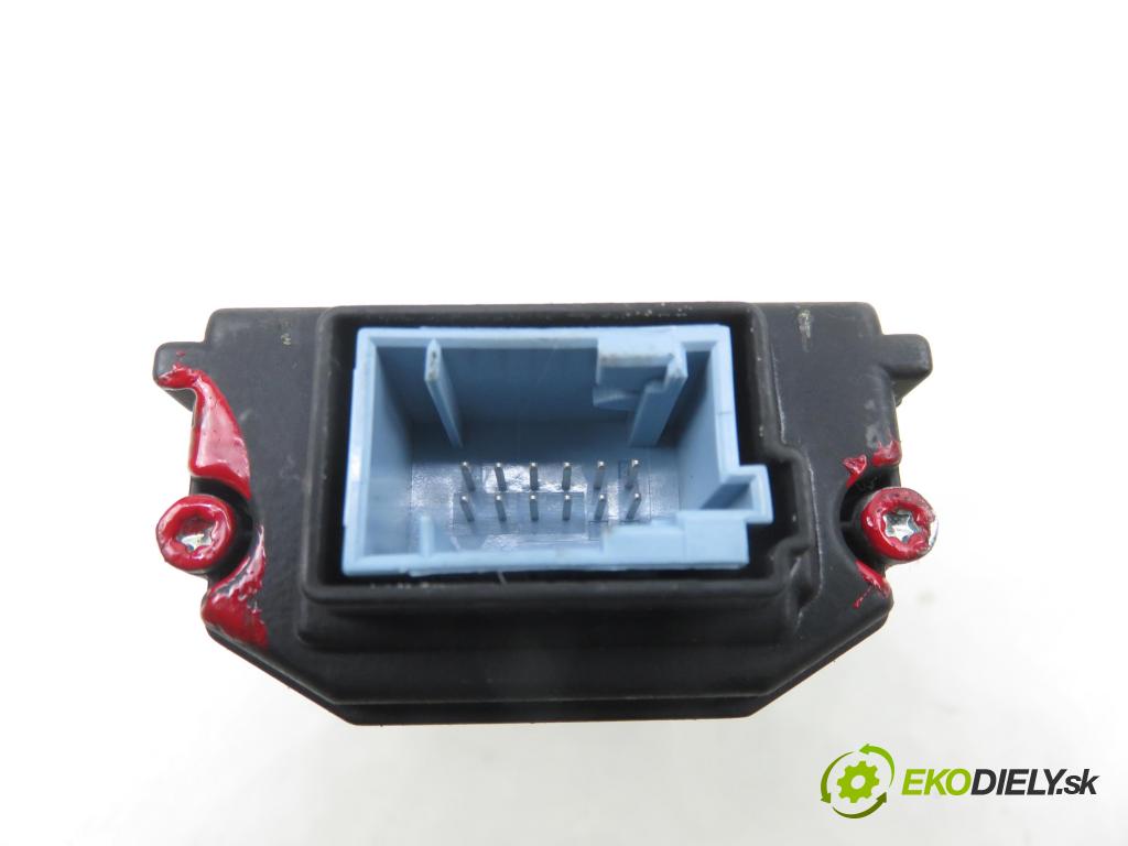 HYUNDAI i40 CW (VF) KOMBI 2012 100,00 1.7 CRDi 136 - D4FD 1685,00 KAMERA 958953Z000 ; 225664115