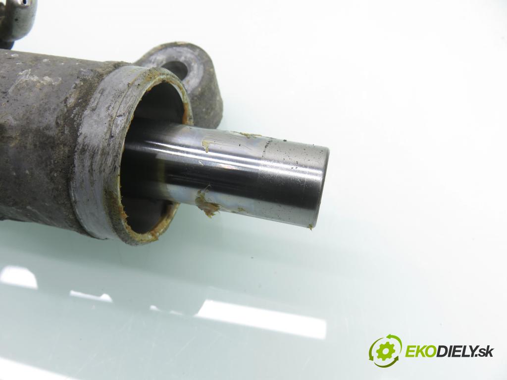 FORD FOCUS II Turnier (DA_, FFS, DS) KOMBI 2005 66,00 1.6 TDCI 90 1560,00 Riadenie ZE riadením 5M513200EE