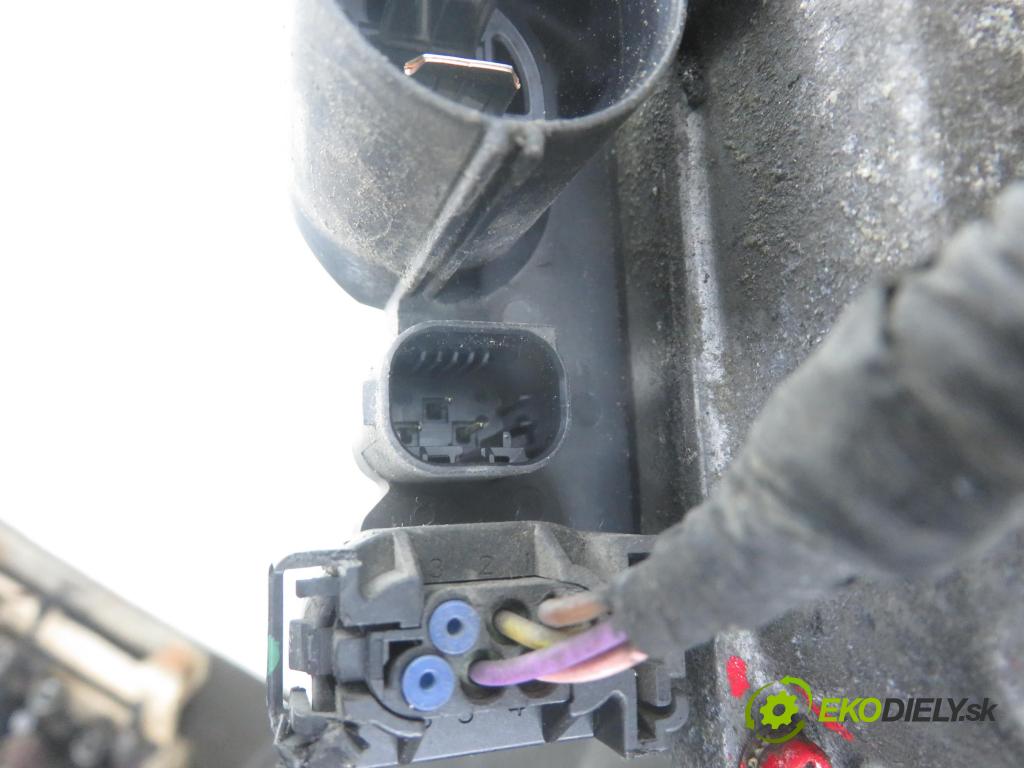 MERCEDES-BENZ KLASA A (W169) HB 2005 80,00 2.0 CDI 109 - OM 640.940 1991,00 Riadenie ZE riadením 6700001210 ; Q003T62075