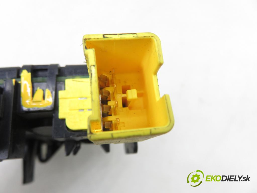 AUDI A3 (8P1) HB 2003 77,00 1.9 TDI PD 105 - BKC 1896,00 Snímač KATA ABSTRAKTNÍ: 8P0953549F