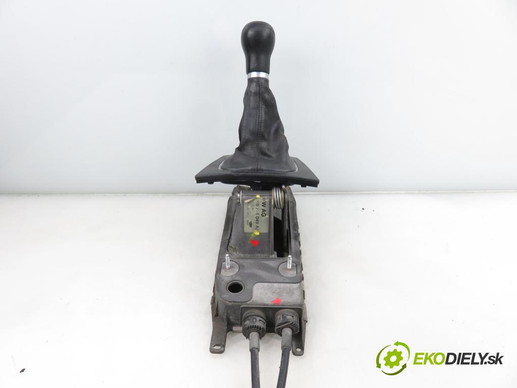 AUDI A3 (8P1) HB 2003 77,00 1.9 TDI PD 105 - BKC 1896,00 ZVEDÁK: 1K0711049AJ