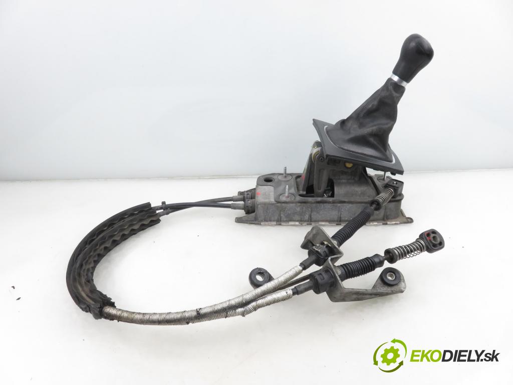 AUDI A3 (8P1) HB 2003 77,00 1.9 TDI PD 105 - BKC 1896,00 ZVEDÁK: 1K0711049AJ