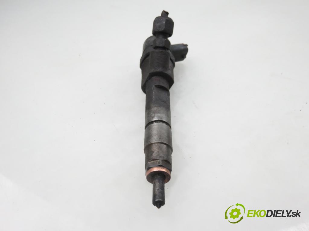 RENAULT TRAFIC II Skrzynia (FL) FURGON 2002 74,00 1.9 dCi - F9Q 760 1870,00 vstrekovač 0445110021 ; 7700111014 (Vstrekovač paliva)