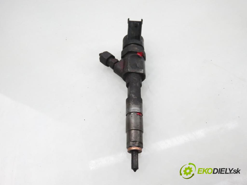 RENAULT TRAFIC II Skrzynia (FL) FURGON 2002 74,00 1.9 dCi - F9Q 760 1870,00 vstrekovač 0445110021 ; 7700111014 (Vstrekovač paliva)