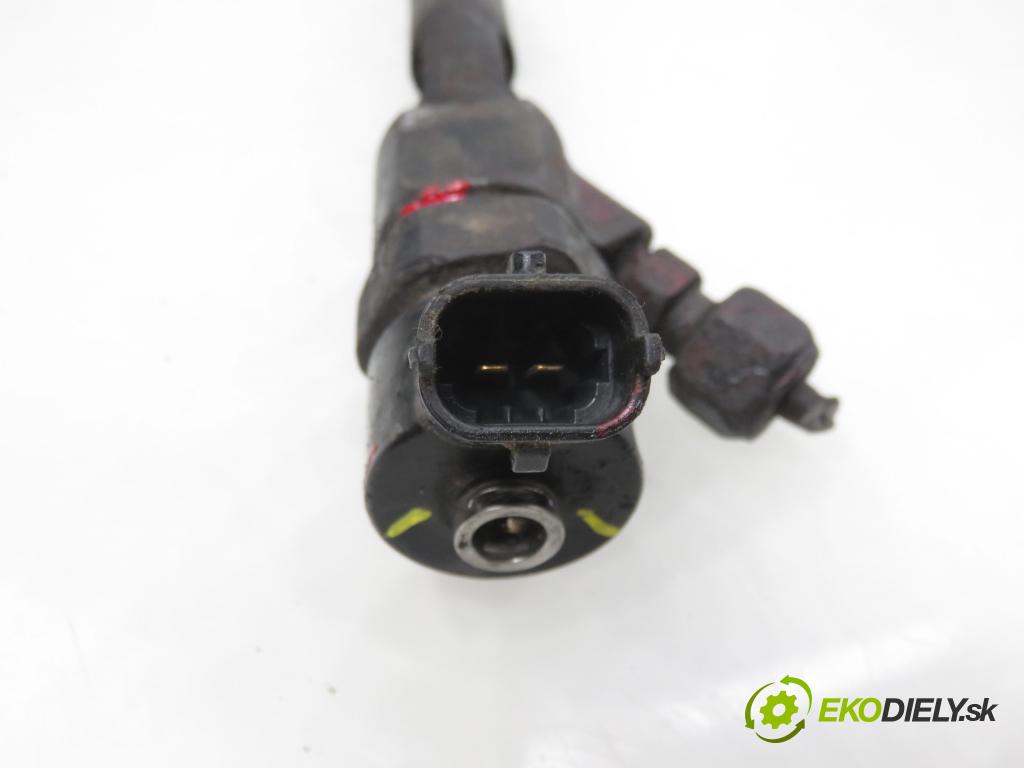 RENAULT TRAFIC II Skrzynia (FL) FURGON 2002 74,00 1.9 dCi - F9Q 760 1870,00 vstrekovač 0445110021 ; 7700111014 (Vstrekovač paliva)