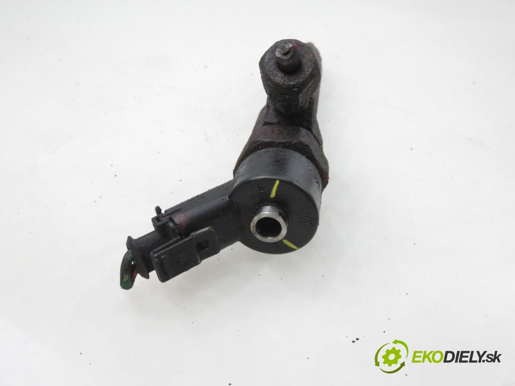 RENAULT TRAFIC II Skrzynia (FL) FURGON 2002 74,00 1.9 dCi - F9Q 760 1870,00 vstrekovač 0445110021 ; 7700111014 (Vstrekovač paliva)