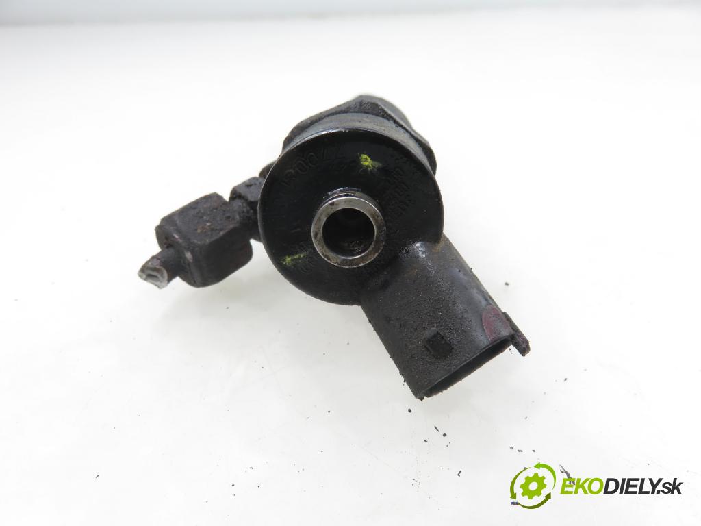 RENAULT TRAFIC II Skrzynia (FL) FURGON 2002 74,00 1.9 dCi - F9Q 760 1870,00 vstrekovač 0445110021 ; 7700111014 (Vstrekovač paliva)