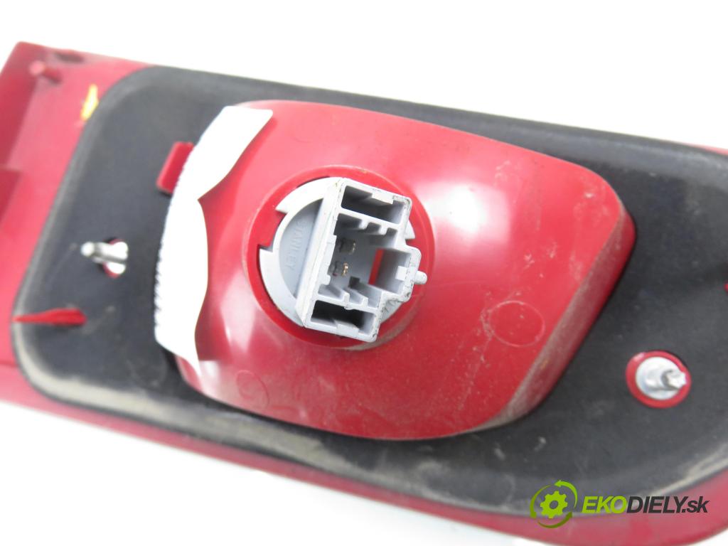 MAZDA 2 (DY) HB 2004 59,00 1.4 - FXJA 1388,00 Svetlo ľavé zadné kufor 3M7113547BG