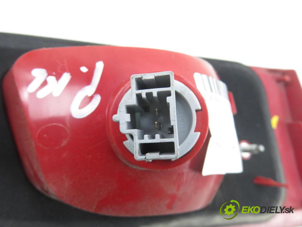 MAZDA 2 (DY) HB 2004 59,00 1.4 - FXJA 1388,00 Svetlo pravé zadné kufor 3M7113547AG