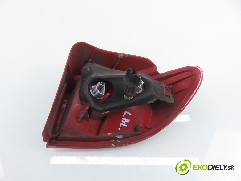 MAZDA 2 (DY) HB 2004 59,00 1.4 - FXJA 1388,00 Svetlo ľavé zadné 3M7113405AM