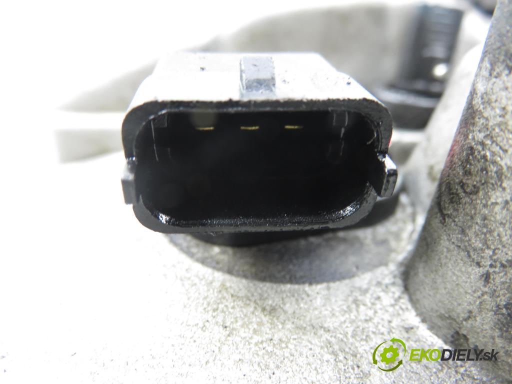 HYUNDAI SANTA FÉ I (SM) SUV 2004 83,00 2.0 CRDi 4x4 113 - D4EA 1991,00 Kryt Ventilov