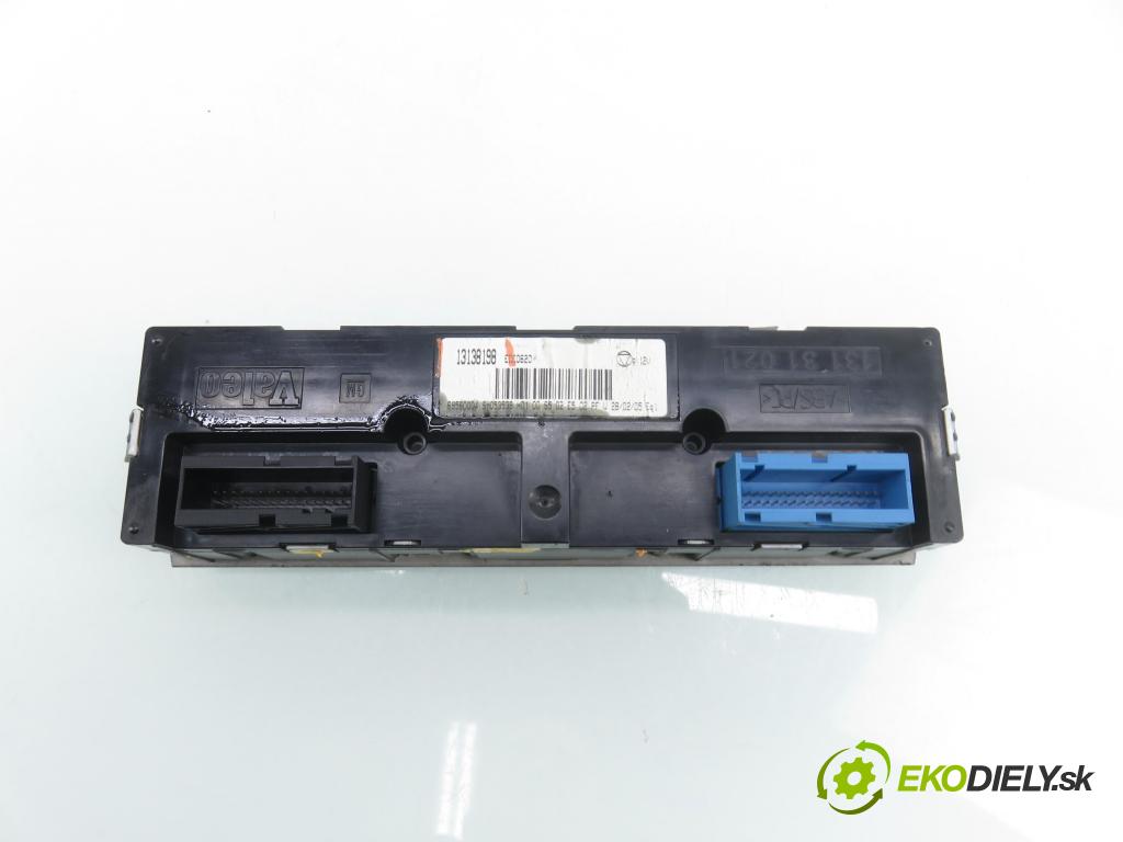 OPEL VECTRA C GTS (Z02) LIFTBACK 2005 114,00 2.2 direct 155 - Z 22 YH 2198,00 Panel topení KLIMATRONIK 13138198