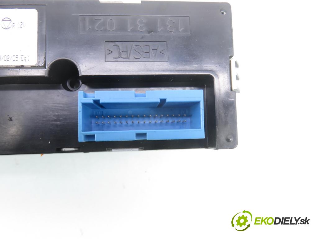 OPEL VECTRA C GTS (Z02) LIFTBACK 2005 114,00 2.2 direct 155 - Z 22 YH 2198,00 Panel topení KLIMATRONIK 13138198