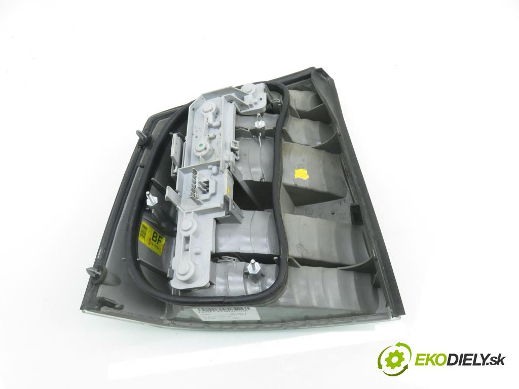 OPEL VECTRA C GTS (Z02) LIFTBACK 2005 114,00 2.2 direct 155 - Z 22 YH 2198,00 světlo pravé zadní 13157647BF