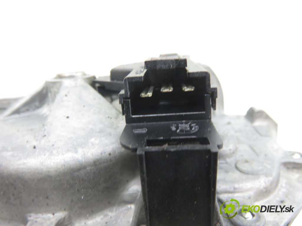 OPEL CORSA C (X01) HB 2002 43,00 1.0 12V 58 - Z 10 XE 973,00 Motorček stierače zadné 53011112