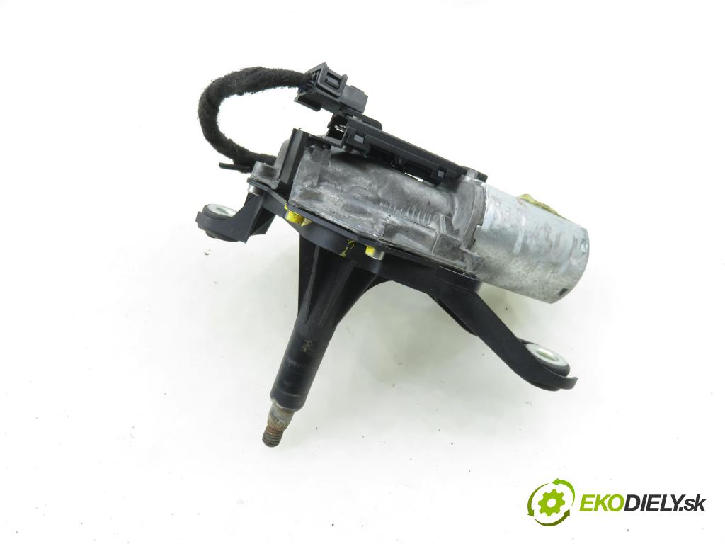 OPEL CORSA C (X01) HB 2002 43,00 1.0 12V 58 - Z 10 XE 973,00 Motorček stierače zadné 53011112