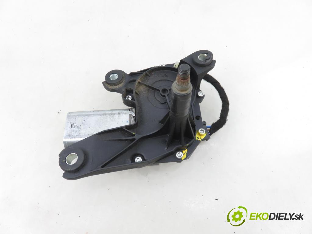 OPEL CORSA C (X01) HB 2002 43,00 1.0 12V 58 - Z 10 XE 973,00 Motorček stierače zadné 53011112