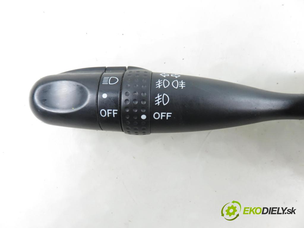 TOYOTA YARIS (_P1_) HB 2004 55,00 1.4 D-4D (NLP10_) - 1ND-TV 1364,00 / ŘAZENÍ / levá strana 173681