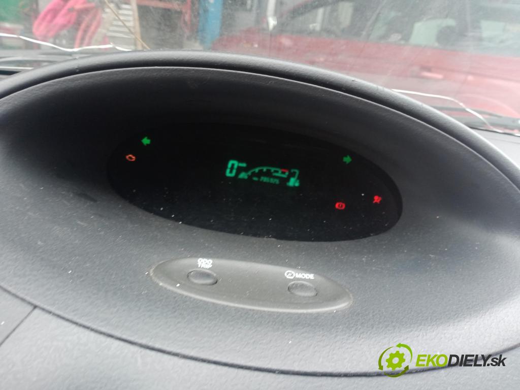 TOYOTA YARIS (_P1_) HB 2004 55,00 1.4 D-4D (NLP10_) - 1ND-TV 1364,00 Prístrojovka elektrický 21655865