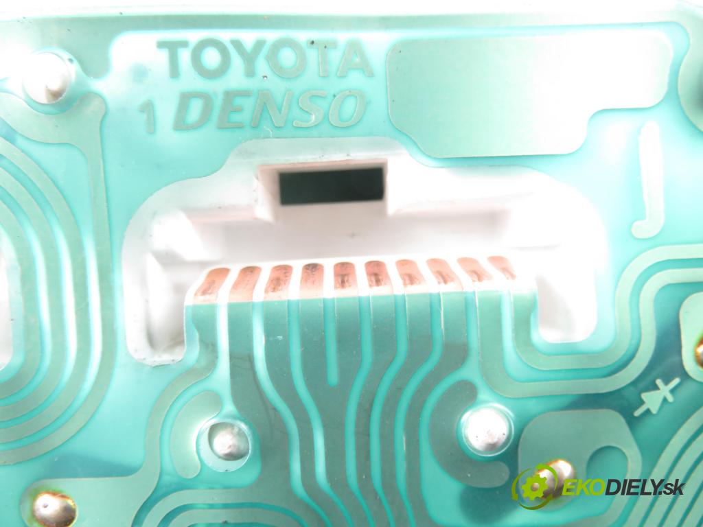 TOYOTA YARIS (_P1_) HB 2004 55,00 1.4 D-4D (NLP10_) - 1ND-TV 1364,00 Prístrojovka elektrický 21655865