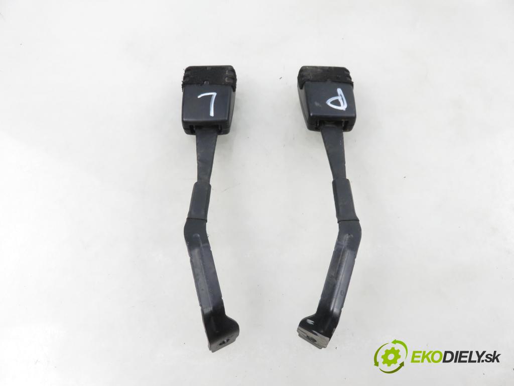 AUDI A3 (8P1) HB 2003 77,00 1.9 TDI PD 105 - BKC 1896,00 zapínače pásů PŘEDNÍ: 8P0857755B ; 8P0857756C