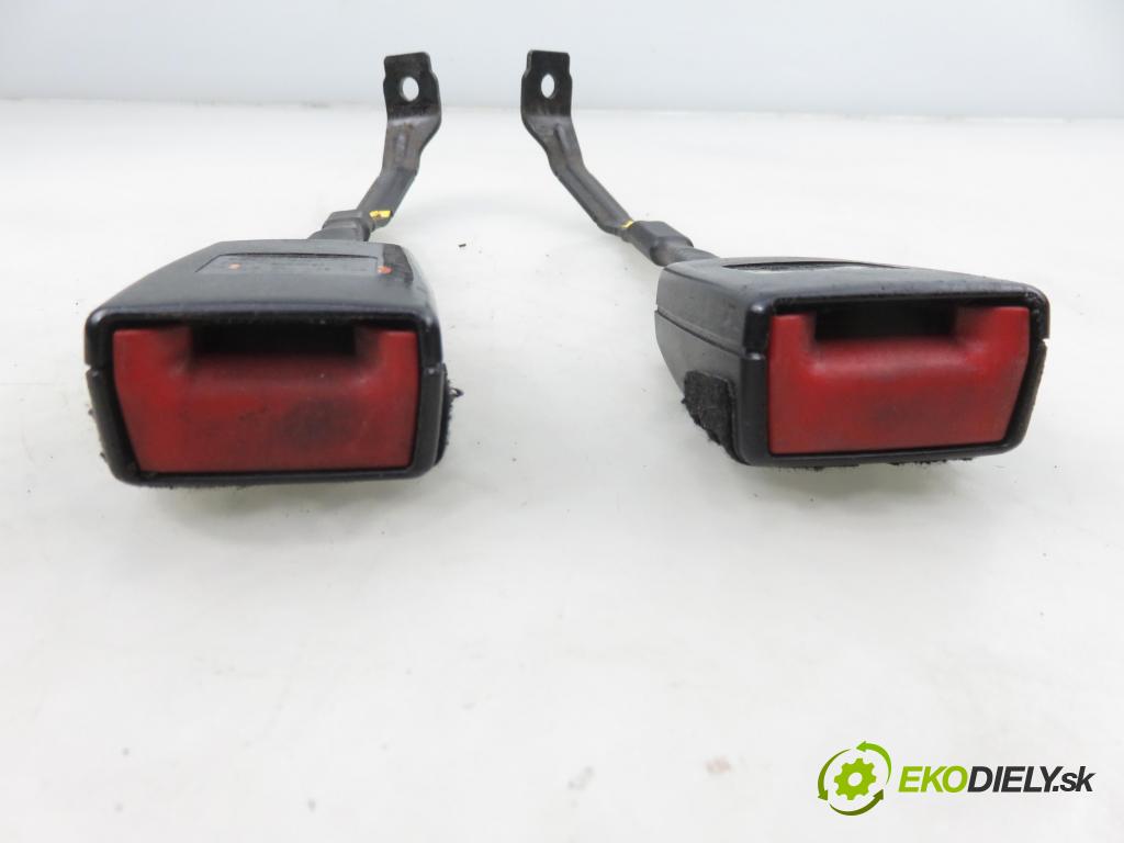 AUDI A3 (8P1) HB 2003 77,00 1.9 TDI PD 105 - BKC 1896,00 zapínače pásů PŘEDNÍ: 8P0857755B ; 8P0857756C