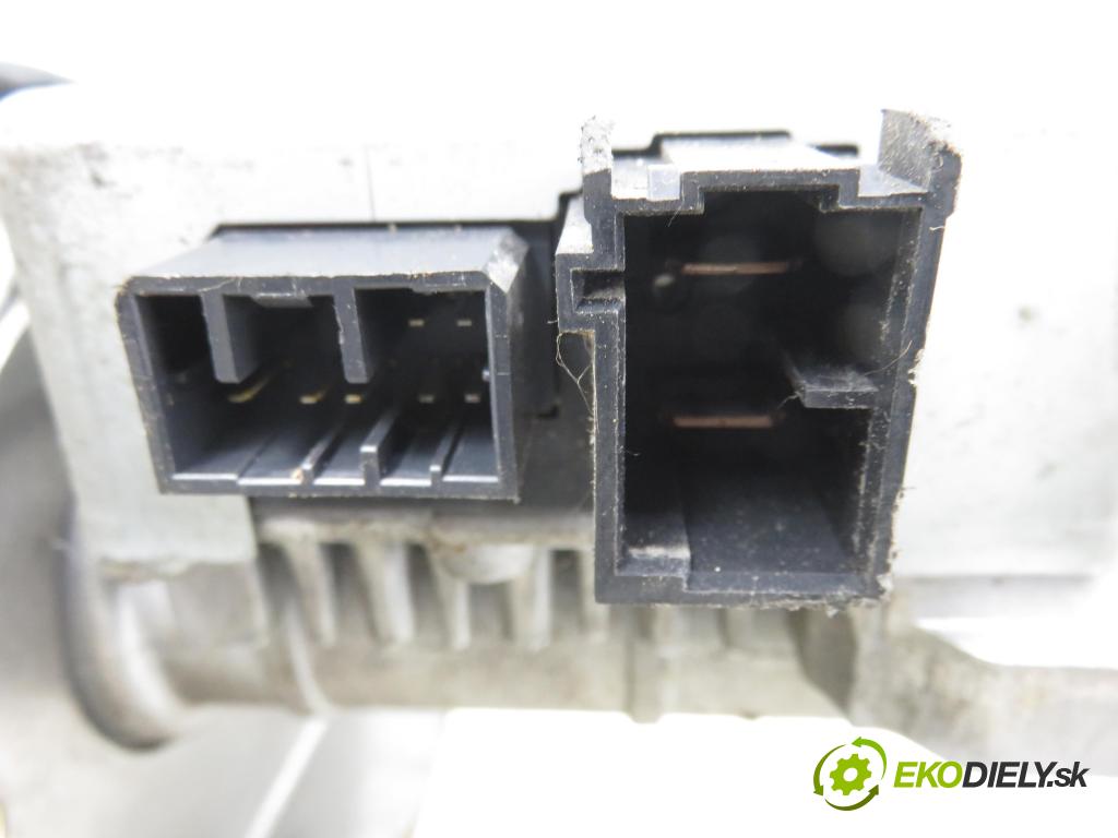 OPEL CORSA C (X01) HB 2002 43,00 1.0 12V 58 - Z 10 XE 973,00 SLOUPEC / PODPORA elektrický 13136675 ; 13136672 ; Q1T17775MZZ