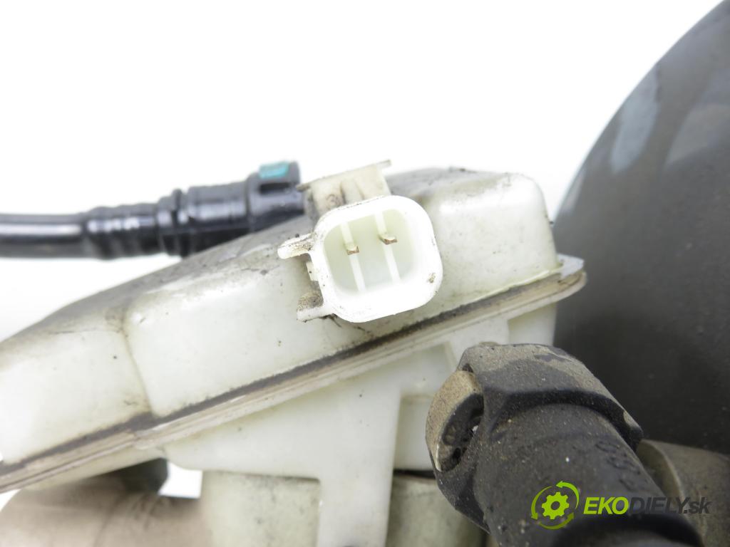 FORD FOCUS C-MAX (DM2) MINIVAN 2004 74,00 1.6 - HWDA 1596,00 Posilovač 3M512B195AH (Servočerpadlo)