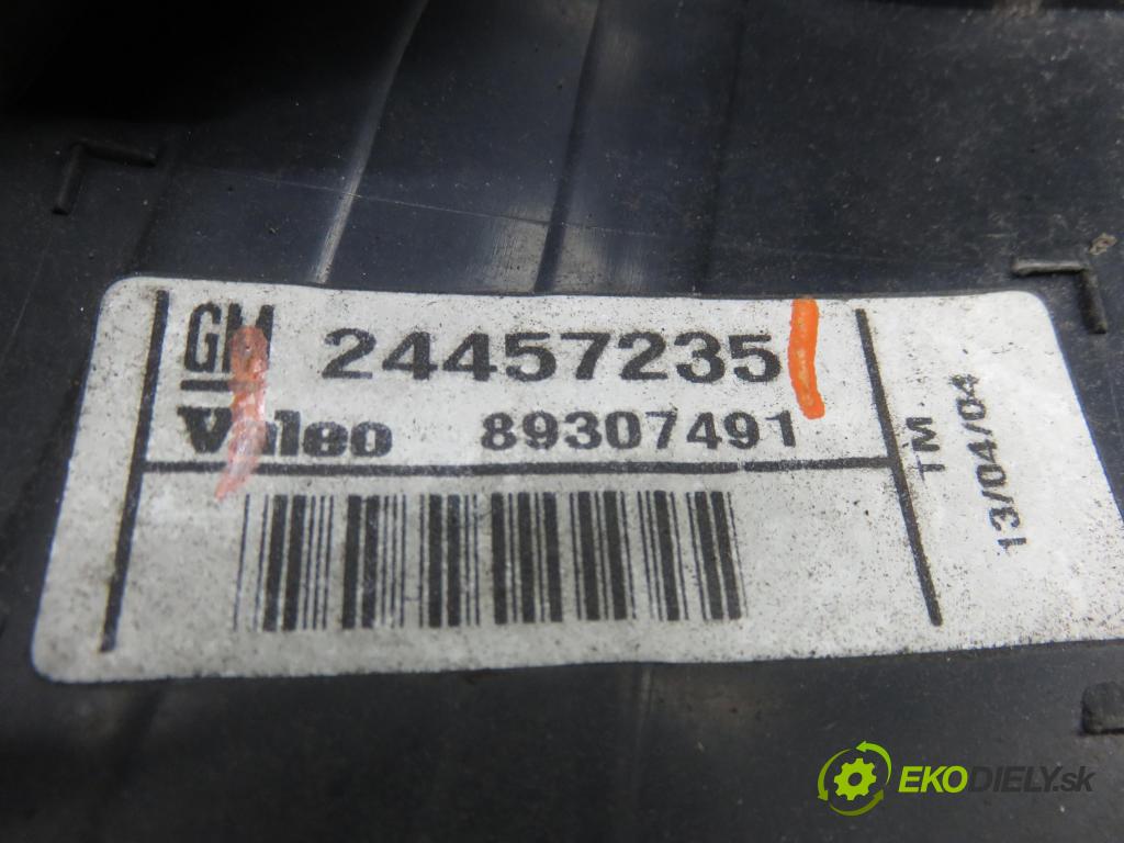 OPEL CORSA C (X01) HB 2004 51,00 1.3 CDTI - Z 13 DT 1248,00 Svetlo ľavé zadné 24457235