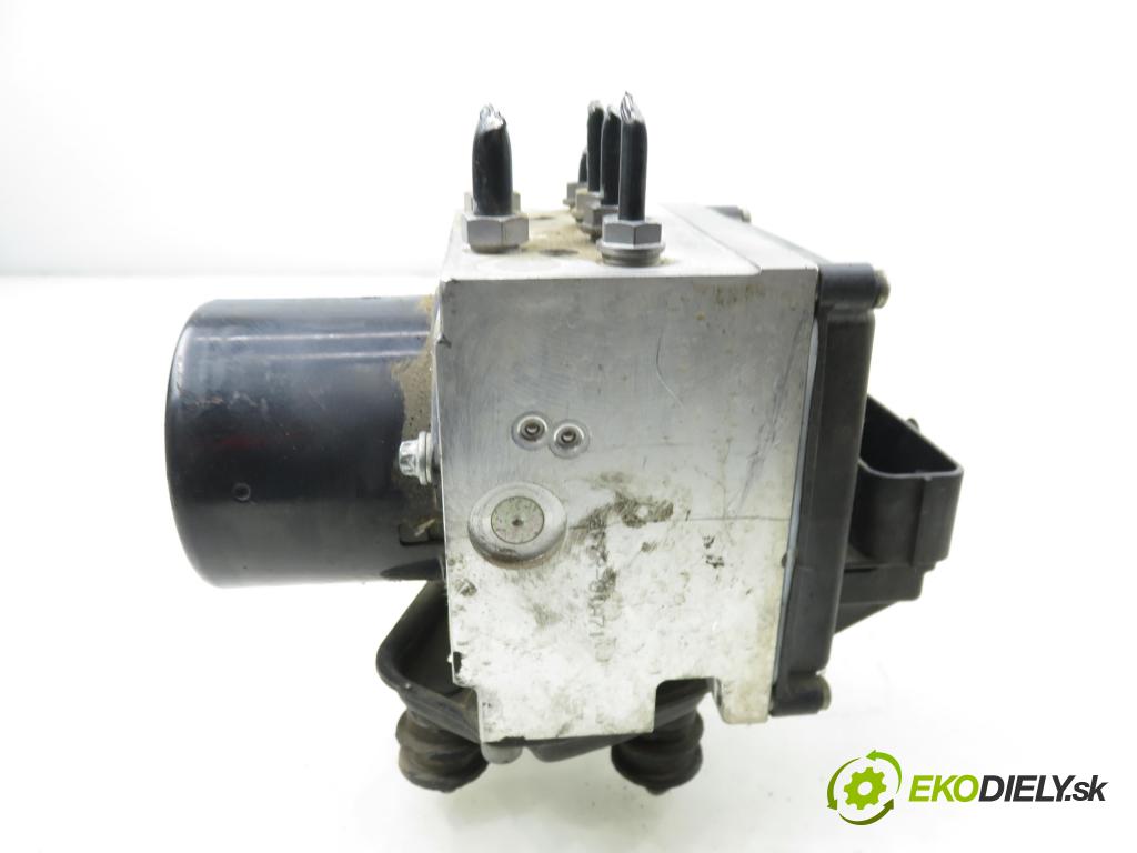 VW PASSAT B6 (3C2) SEDAN 2005 110,00 2.0 FSI - BLR 1984,00 Pumpa ABS 3C0614095N ; 15594302 (Pumpa ABS)