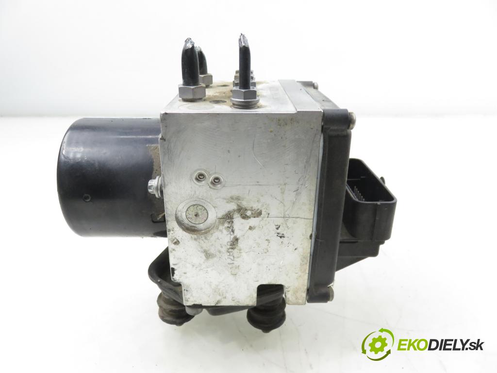 VW PASSAT B6 (3C2) SEDAN 2005 110,00 2.0 FSI - BLR 1984,00 Pumpa ABS 3C0614095N ; 15594302 (Pumpa ABS)