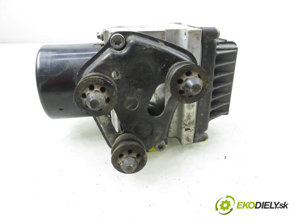 VW PASSAT B6 (3C2) SEDAN 2005 110,00 2.0 FSI - BLR 1984,00 Pumpa ABS 3C0614095N ; 15594302 (Pumpa ABS)