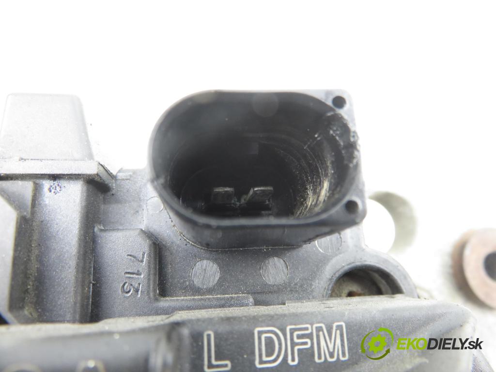 VW PASSAT B5 (3B2) SEDAN 1998 66,00 1.9 TDI 90 - AHU 1896,00 Alternátor 038903023L ; 0124325001 (Alternátor)